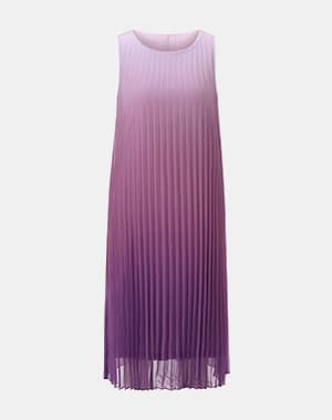 Ärmelloses, plissiertes Kleid in A-Linie mit Farbverlauf von hellem zu dunklem Lila vor hellem Hintergrund