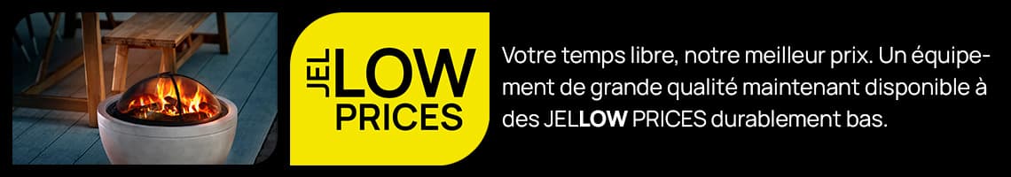 JELLOW PRICES – Feuerschale mit brennendem Feuer neben Holztisch auf Terrasse, Text zu Freizeit-Equipment und Bestpreis-Angebot
