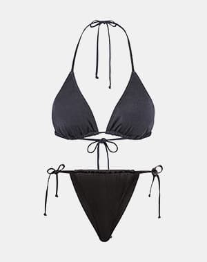 Schwarzer Bikini mit Triangel-Oberteil zum Binden im Nacken und Rücken, passende Bikinihose mit seitlichen Bindebändern