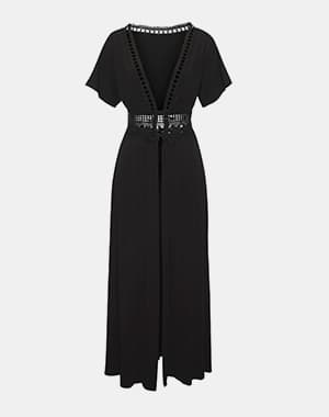 Robe longue noire à manches courtes, décolleté V profond et taille ajourée avec liens devant
