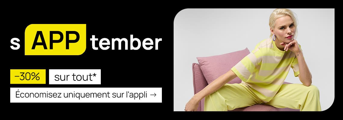 -30 % sur tout* – Offre sAPPtember, économisez sur l’appli, femme assise en tenue jaune pâle sur fauteuil rose
